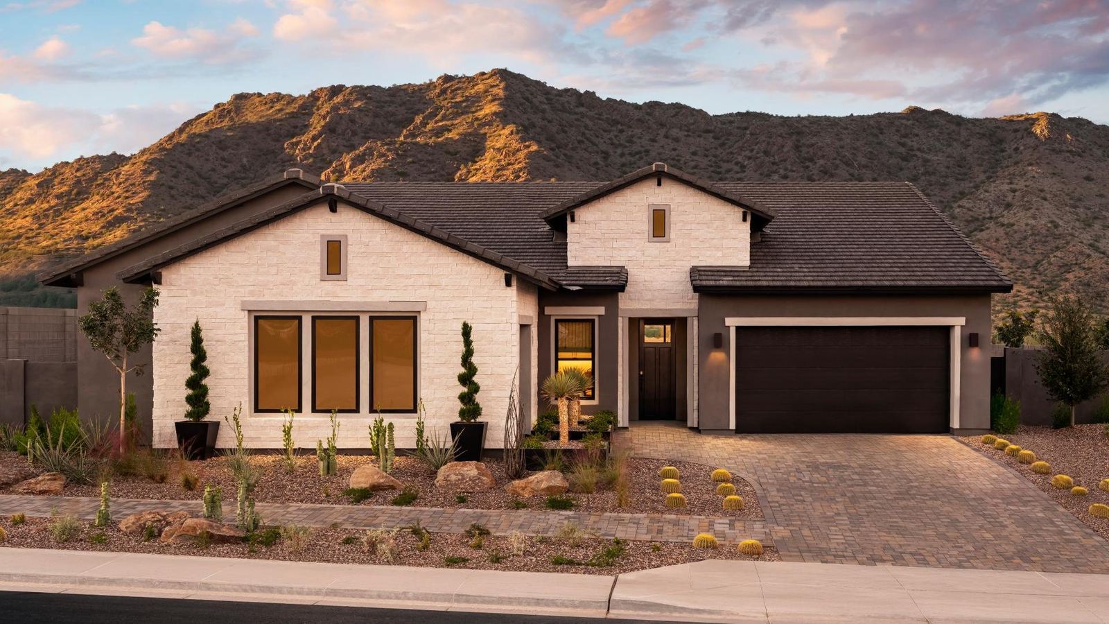 New construction home at Saddleback Ranch, Peoria, Arizona